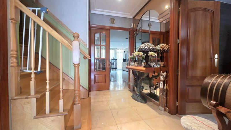 Foto bd3640c2-4117-45e4-931a-b717c1b125e2. Xalet amb xemeneia calefacció aparcament a Laguna Park Parla