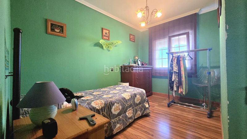 Foto de109726-c88a-4a41-a49a-3a729a19998b. Xalet amb xemeneia calefacció aparcament a Laguna Park Parla