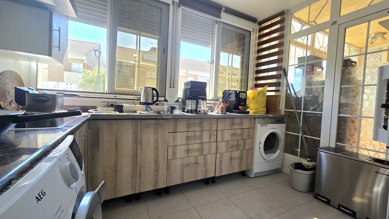 Foto ee2af197-0dc3-4a3c-90fb-e0f0018fc0b6. Xalet amb xemeneia calefacció aparcament a Laguna Park Parla