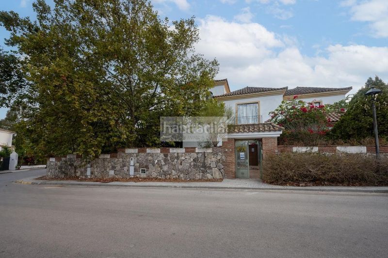 Foto be86abae-f80d-42b6-8273-471bc6125277. Chalet  en Benalup