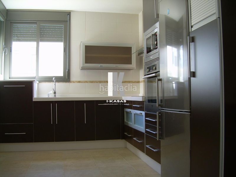 Foto 62b10962-4e96-4683-9cdf-7c2b1465fcbb. Casa adossada amb aparcament piscina a El Altillo Jerez de la Frontera