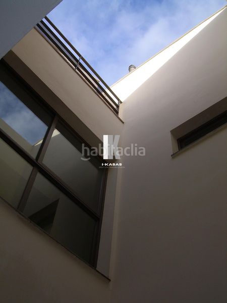 Foto 650b83a3-7cf0-4e0f-9f07-4a3d9dc5ad12. Casa adossada amb aparcament piscina a El Altillo Jerez de la Frontera