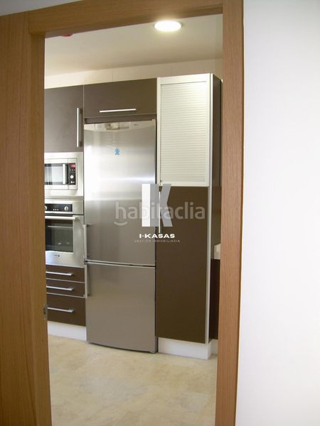 Foto ef9fdc4f-3a00-404c-b97c-3058cc13434c. Casa adossada amb aparcament piscina a El Altillo Jerez de la Frontera