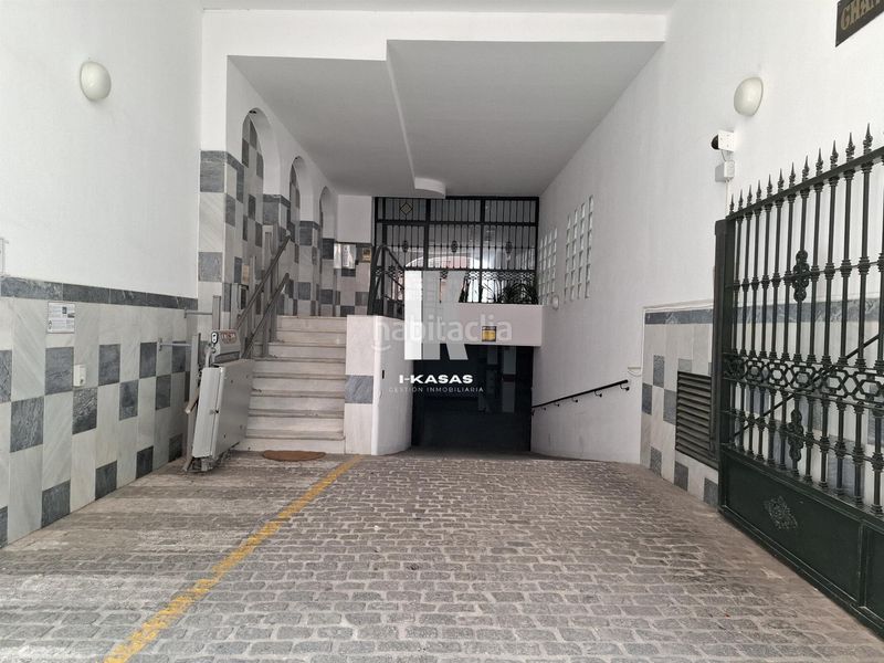 Foto d73e8fb4-08e4-4b60-adcf-e8fcd43eb164. Aparcament cotxe a Centro Jerez de la Frontera