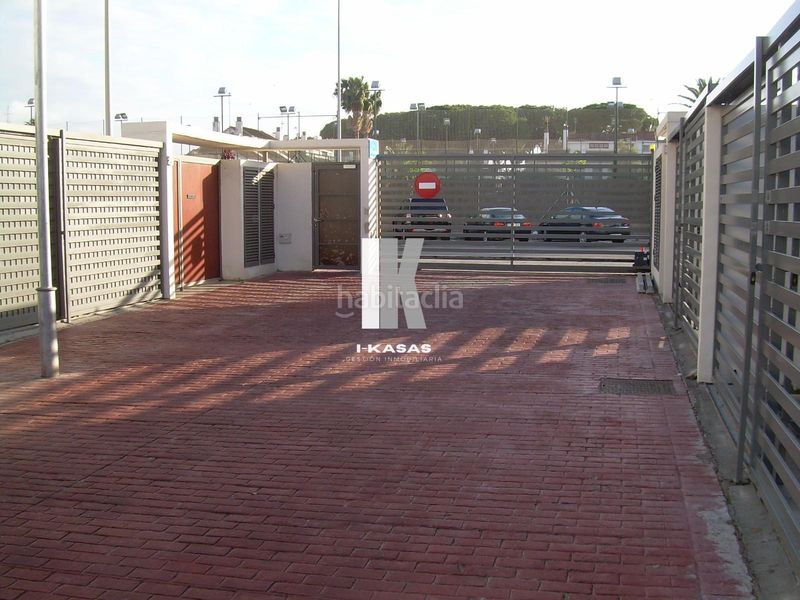 Foto afa3e4dd-beda-4a60-a859-13e8cec6f344. Casa adossada amb aparcament piscina a El Altillo Jerez de la Frontera