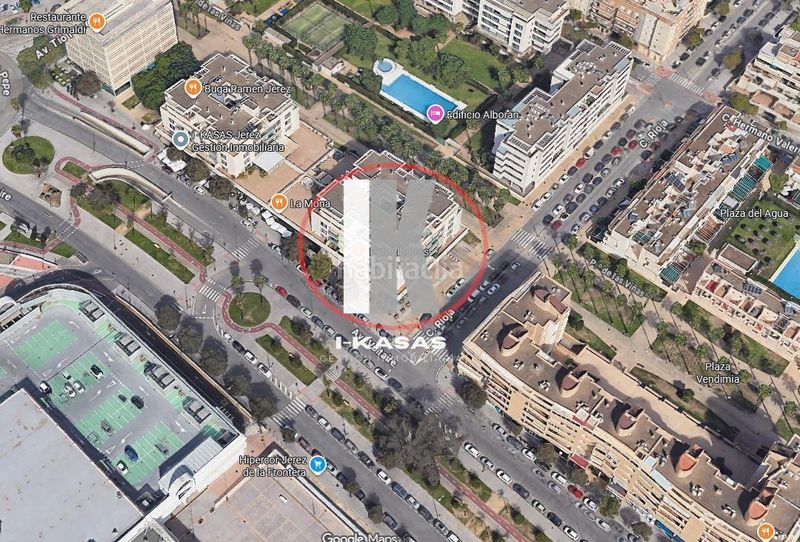 Foto 549fbfa9-01e8-4c08-863d-c3b215842ffc. Aparcament cotxe a voltaire a Pozoalbero Jerez de la Frontera
