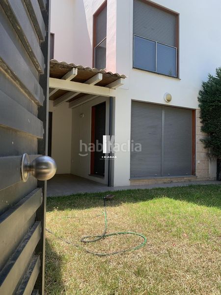 Foto 89544af9-6901-41f7-b565-5e34aef501ba. Casa adossada amb aparcament piscina a El Altillo Jerez de la Frontera