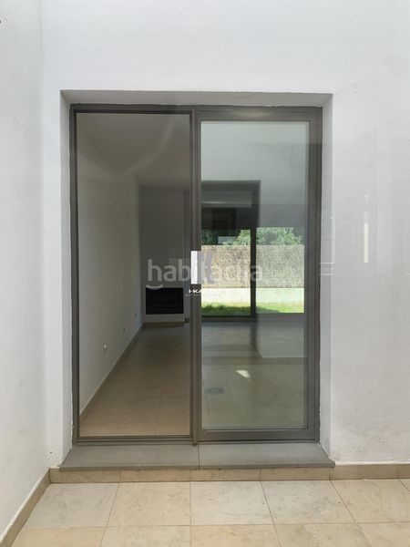 Foto a7804e85-3081-4c1e-a8d5-ec3680b2a9d9. Casa adossada amb aparcament piscina a El Altillo Jerez de la Frontera