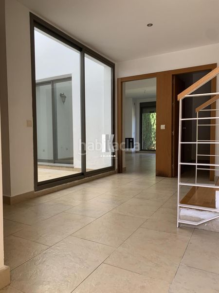 Foto fb8bda54-e2cf-4daf-8ec7-bfd390577416. Casa adossada amb aparcament piscina a El Altillo Jerez de la Frontera