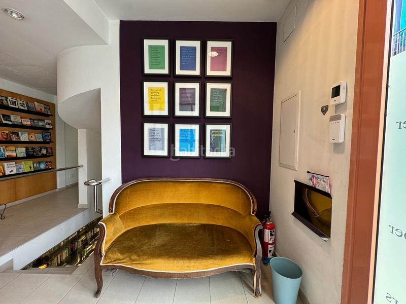 Foto 8ba3deb8-6d3a-4102-b92b-276721817251. Lloguer local comercial a Centre Granollers