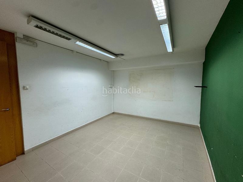 Foto 4b742877-4c37-4d7d-86bd-e076713f1594. Location local commercial dans Centre Granollers