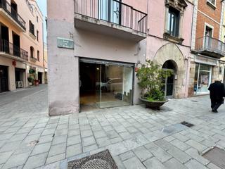 Lloguer Local Comercial a Carrer de corró 1. Local de 170 m2 en centro peatonal . esquinero . super comercial