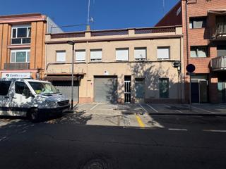 Edifici a Calle cami vell canovelles 45. Edificio en venta en  granollers  4 pisos  2 locales    todo alq