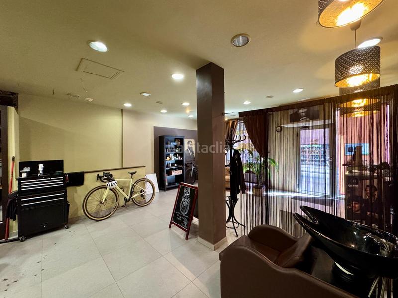 Foto 00080844-e560-437d-a534-ccdfd37d9cd6. Lloguer local comercial a Instituts Granollers