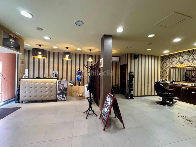 Foto d57a3d11-663e-4f4e-90d4-60e67d36e655. Lloguer local comercial a Instituts Granollers