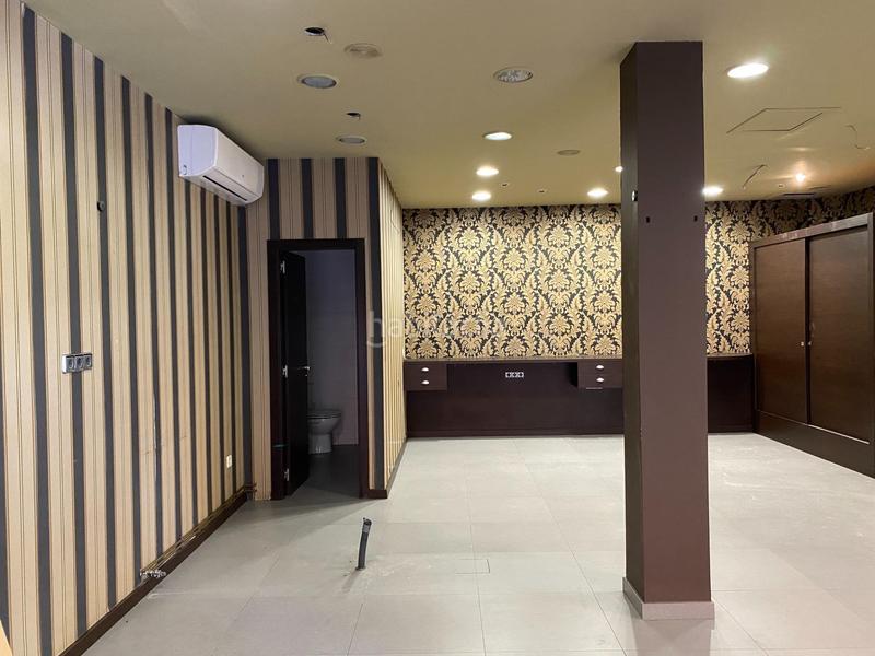 Foto e92ccf22-854e-43b6-9273-22595352dad3. Lloguer local comercial a Instituts Granollers