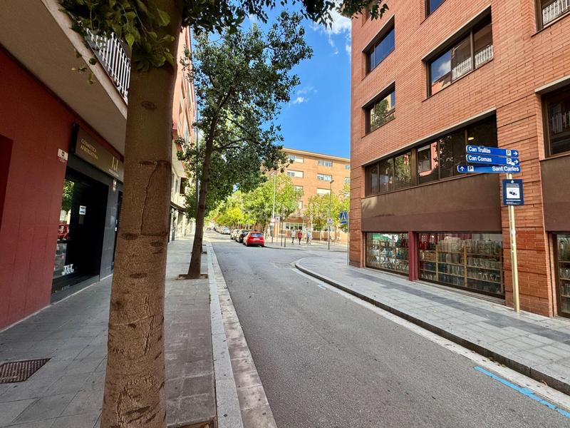 Foto f70dd8c5-3eea-4846-84ca-8a16bccd0603. Lloguer local comercial a Instituts Granollers