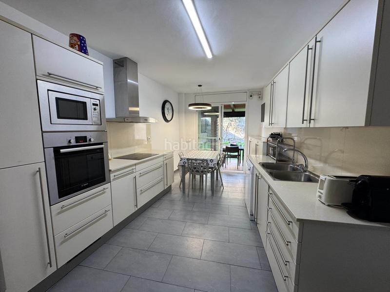 Foto 46f817bd-b1a1-4767-968c-aa2ab19ce570. Casa adossada amb calefacció aparcament a Roca del Vallès (La)