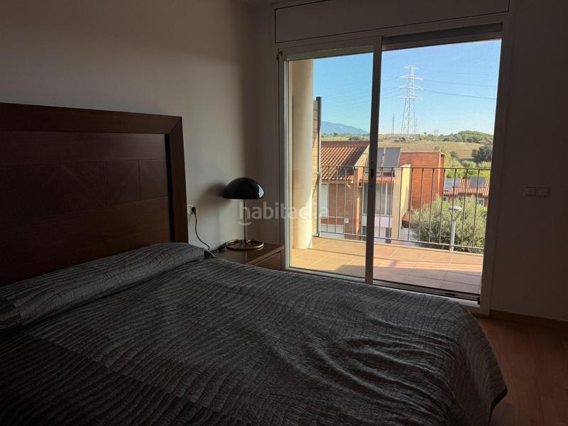 Foto 8d57736a-13f4-44e8-a706-cdfb7f98308a. Casa adossada amb calefacció aparcament a Roca del Vallès (La)