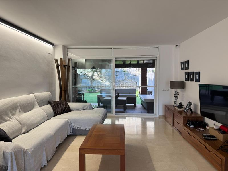 Foto fa10f2cb-8d6e-4a48-8e3b-6496d83ae0b6. Casa adossada amb calefacció aparcament a Roca del Vallès (La)