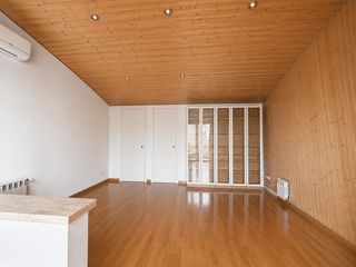 Haus  De les minetes. Casa adosado en venta en granollers  cerca del centro, con garaj