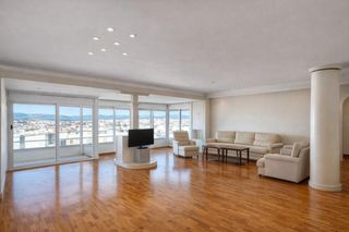 Flat  Girona 2. Exclusiva vivienda en pleno centro de granollers  espai cúbic