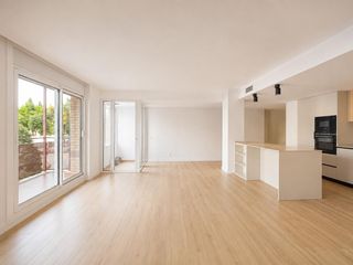 Apartament a Rambla josep tarradellas 5. Piso esquinero de 120 m2 con 3 habitaciones y balcón en rambla j