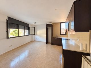 Pis  Llorens artigas 19. Piso de 2 habitaciones en planta baja exterior en sant feliu de