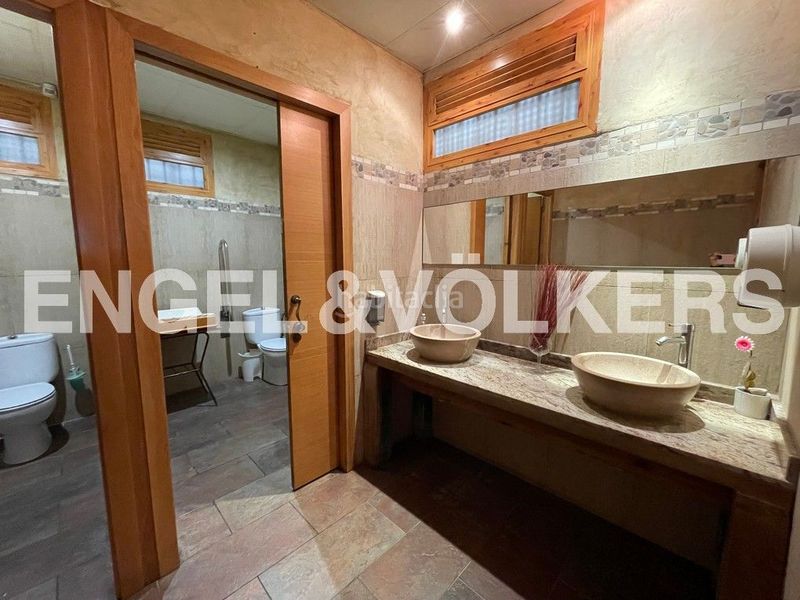 Foto 3b6930a0-7358-4a6a-8a27-5c203d50b816. Local comercial a carrer de montserrat caballé 9 a Vila-seca
