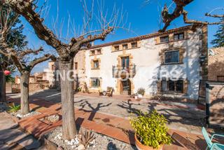 Masia  Carretera de tarragona. Masía singular con manantial en costa dorada