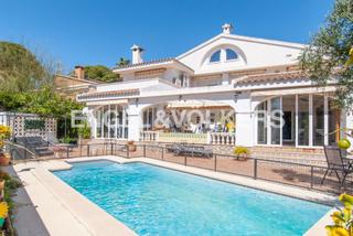 House  Carrer lliris. Magnífico chalé en vilafortuny