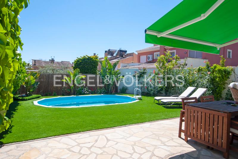 Foto 2c9c2054-b1a0-44f0-a8d4-6fd3eec014ba. Doppelhaus in carrer moscú 88 in Els Ametllers Cambrils