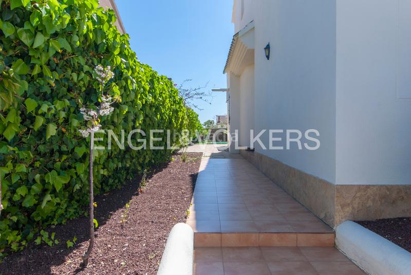 Foto 8d54e9c0-2963-4ecf-9551-af1111a39520. Doppelhaus in carrer moscú 88 in Els Ametllers Cambrils