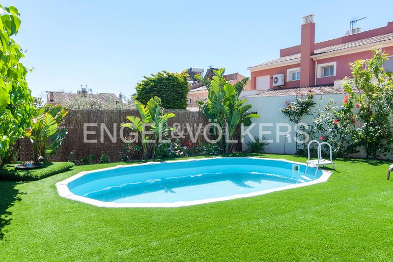 Foto f7bddfb0-75ef-4439-a2d9-b94e6e6c8554. Doppelhaus in carrer moscú 88 in Els Ametllers Cambrils