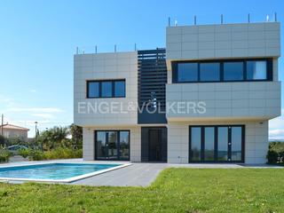Chalet in Carrer margalló 36. Villa de lujo junto al mar en l'ametlla de mar
