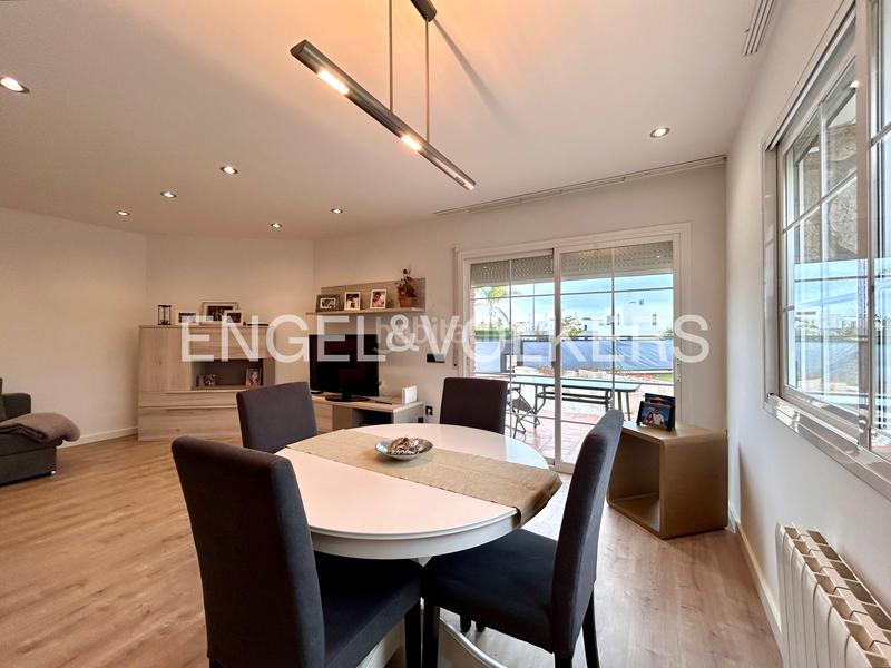 Foto 17041dc0-73ff-4dd6-a82d-faf126b0a9ee. Casa bifamiliare in carrer mas de l'aguiló 35 in Quatre Camins Cambrils