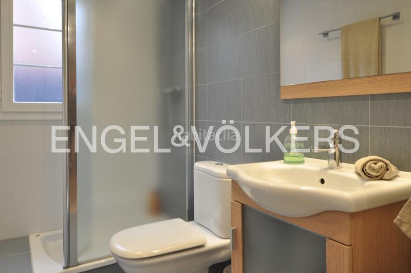 Foto 993e4b19-a097-461d-ba41-c40fb7b9a325. Casa bifamiliare in carrer mas de l'aguiló 35 in Quatre Camins Cambrils