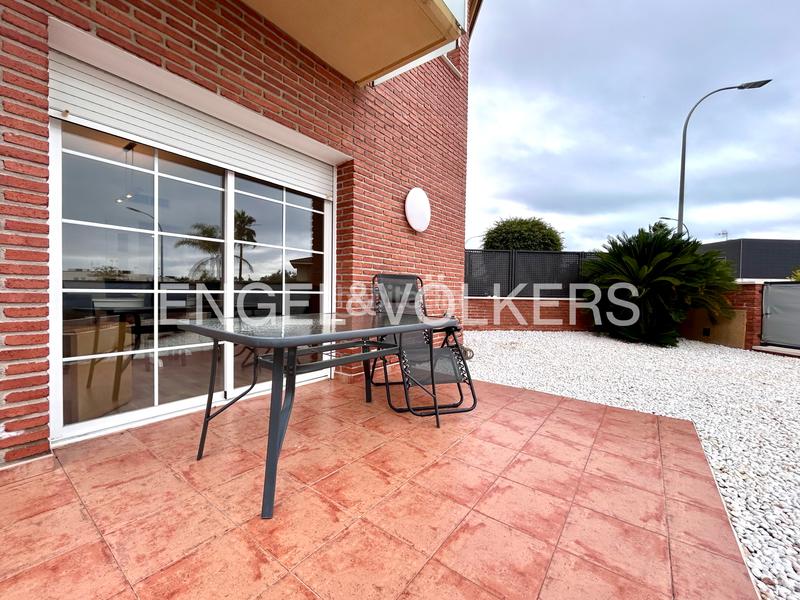 Foto f0591dfa-47ab-4260-8388-8f3112cfd7ea. Casa bifamiliare in carrer mas de l'aguiló 35 in Quatre Camins Cambrils