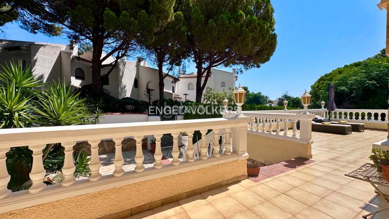 Foto 31c71832-b142-4c45-b62d-c2aa3dfd4baa. Chalet in carrer del xiprer 51 in Pino Alto Miami Platja