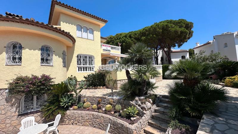 Foto 31d1c0d8-c3a7-4fa2-892f-f2aabd0173c7. Chalet in carrer del xiprer 51 in Pino Alto Miami Platja