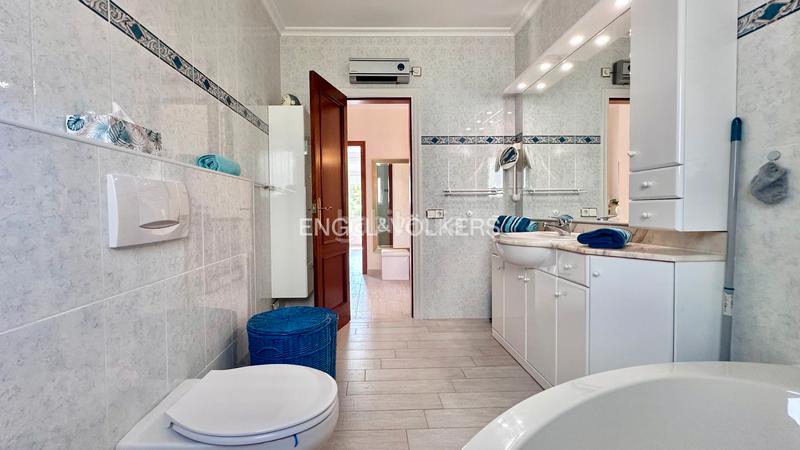 Foto 6c263b4f-d383-4f78-a6d3-bbc6877dcf83. Chalet in carrer del xiprer 51 in Pino Alto Miami Platja