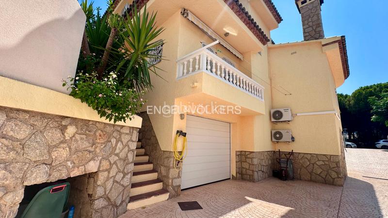 Foto 89b414e8-1b74-4cad-96c9-514a9c8d24b6. Chalet in carrer del xiprer 51 in Pino Alto Miami Platja