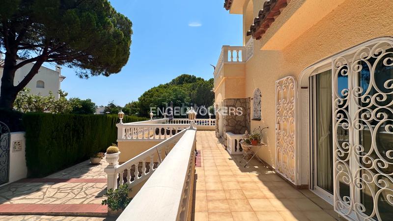 Foto a47cc358-4220-4fc2-8ad7-7b72447a1f20. Chalet in carrer del xiprer 51 in Pino Alto Miami Platja