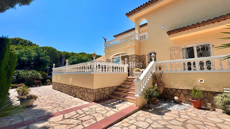 Foto ba16745e-889a-45b8-b0cc-d7df3fa39ac4. Chalet in carrer del xiprer 51 in Pino Alto Miami Platja