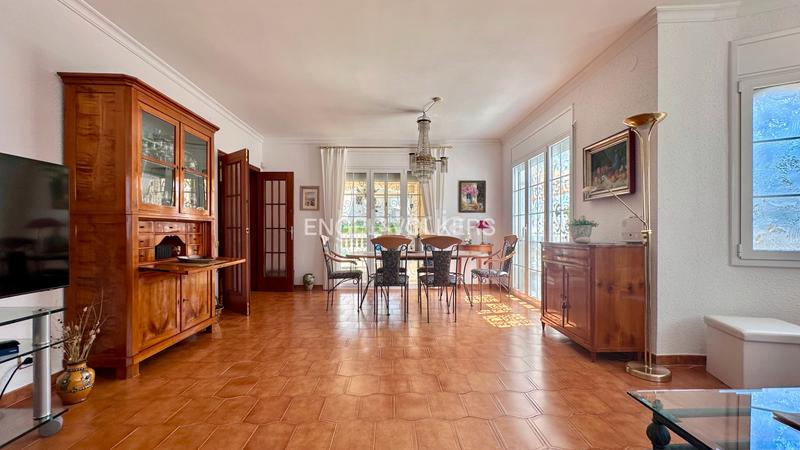 Foto f53b9d8a-5c22-4866-aea7-c3a6c30a5bf0. Chalet in carrer del xiprer 51 in Pino Alto Miami Platja