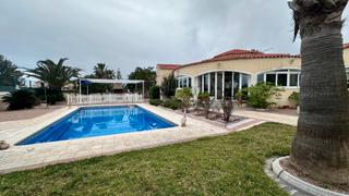 House in Carrer de la república argentina 23. Exclusiva residencia unifamiliar en costa zefir, miami playa: un