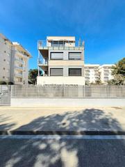 Pis a Passeig del mediterrani 52. Moderno y encantador piso junto al mar