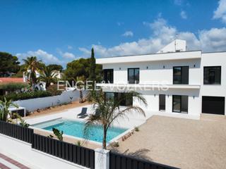 Chalet in Avinguda del mar 171. Magnífica y moderna casa en tres cales – l’ametlla de mar