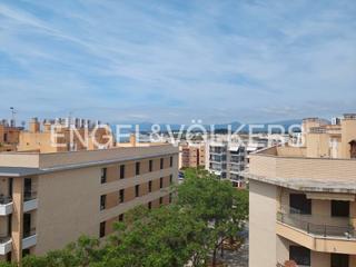 tic a Carrer del llevant 5. tico moderno con preciosas vistas al mar y gran terraza.