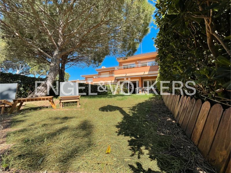 Foto 5d26c294-036d-4233-a9ed-e531c90786f9. Casa a schiera in carrer del pas de la mala dona 8 in Salou